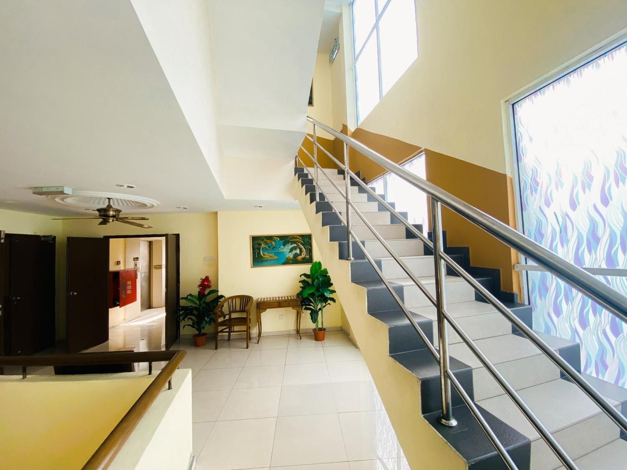 Sun Inns Hotel Cheras - Balakong Екстериор снимка
